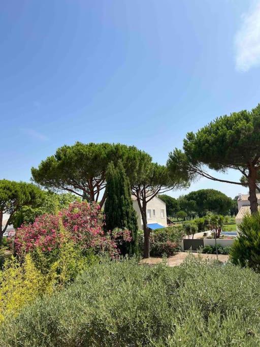 Magnifique Appartement Traversant Avec Vue Sur Le Golf La Grande-Motte Esterno foto